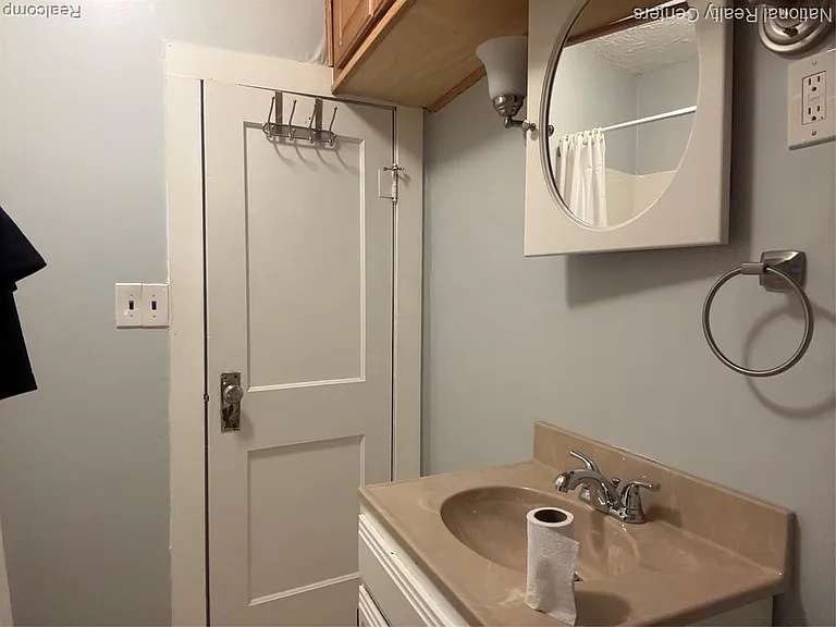 825 W Main St — Photo 15