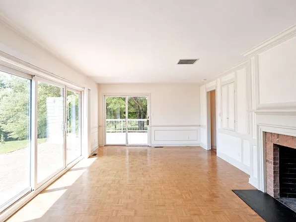 360 Jeffers Dr, Charlottesville, VA 22911