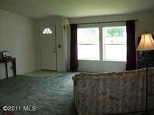 3rd image of 528 Newport Plz