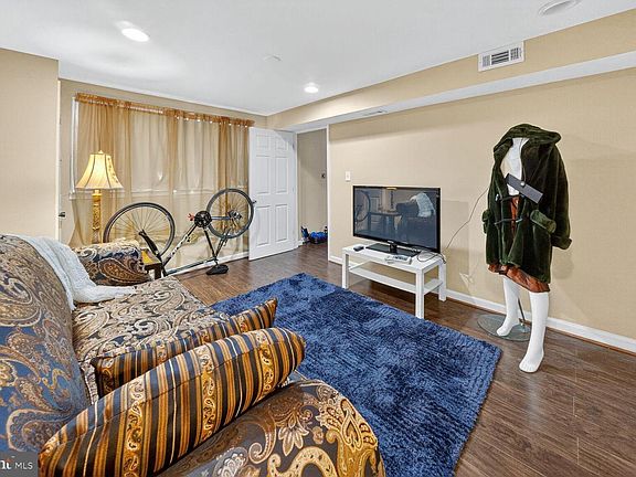 3rd image of 6117 Osborn Rd