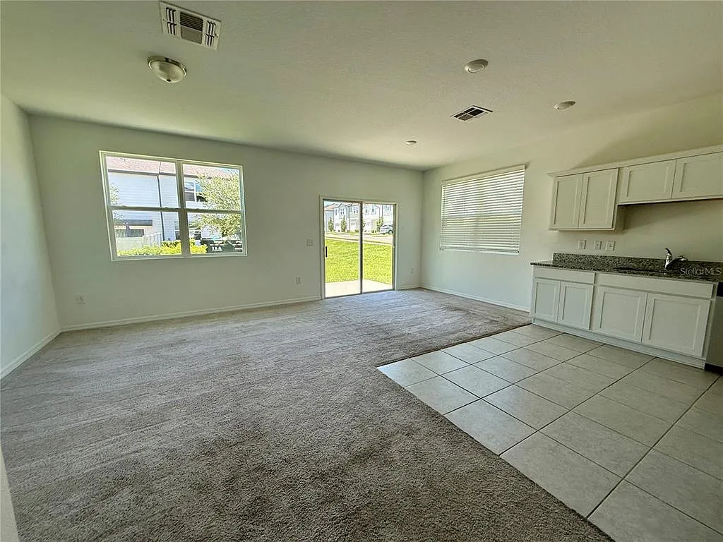 3 bed, 2.5 bath, 1404 sqft, $1,800 — Photo 3