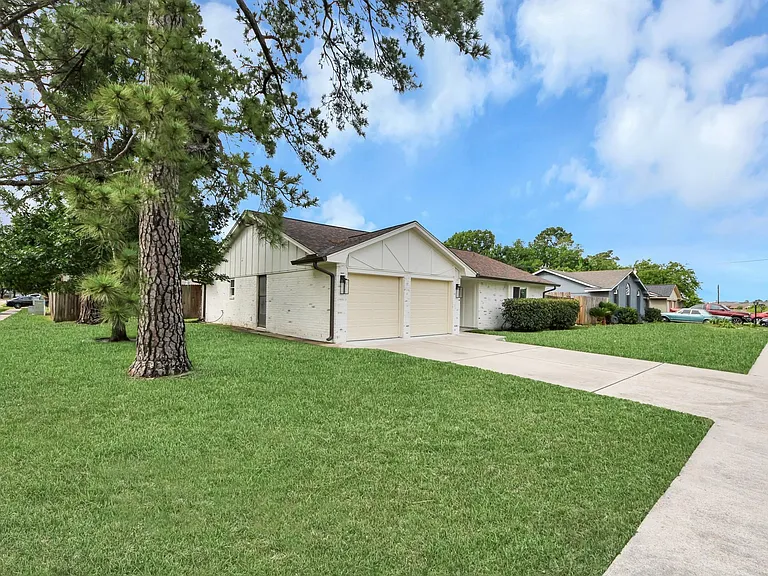 7403 Shady Arbor Ln — Photo 6