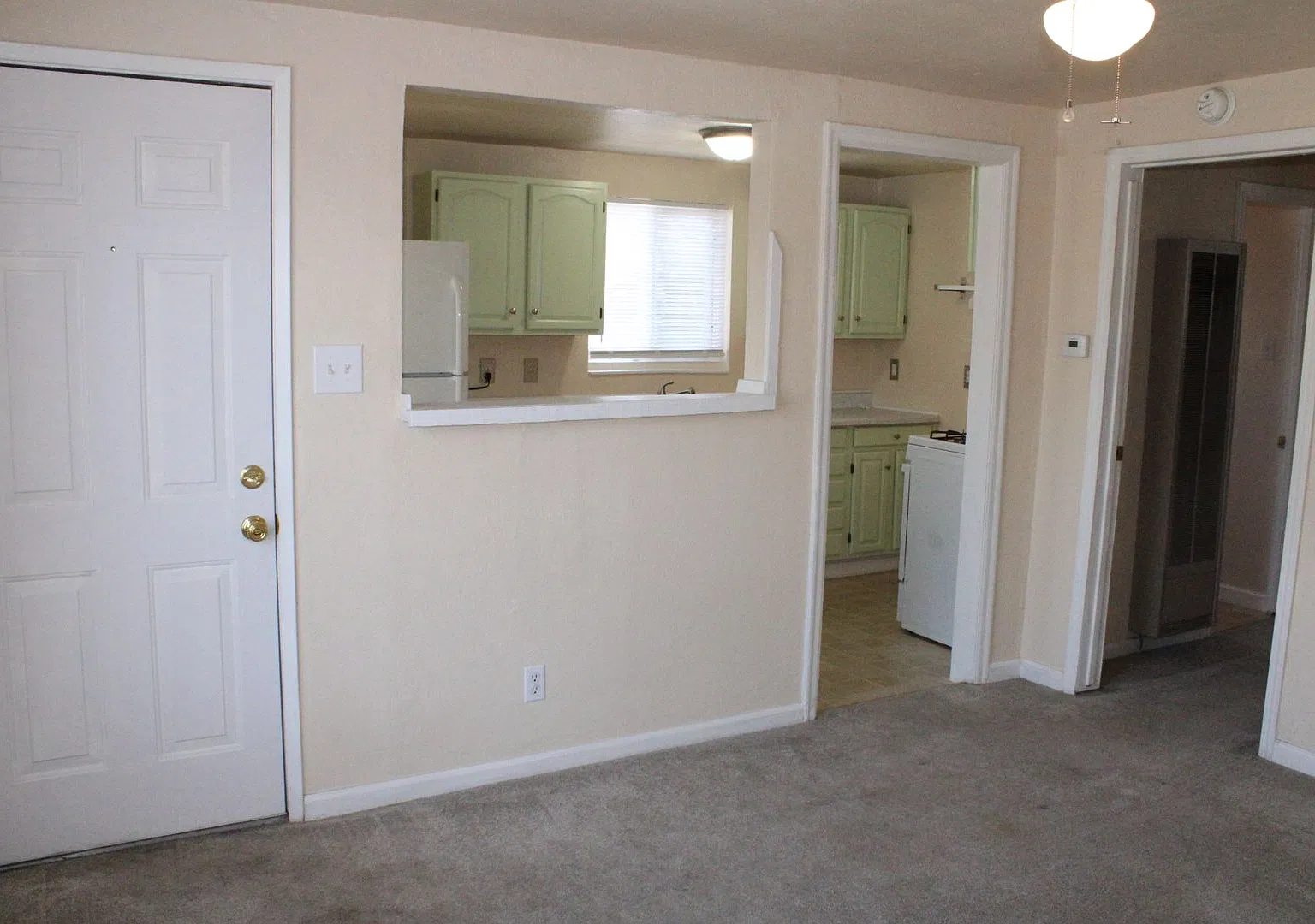 *Move In Special-Half Off!* - Upstairs 1 Bedroom, 1 Bathroom Unit In Antioch With Yard And Storag... — Photo 4