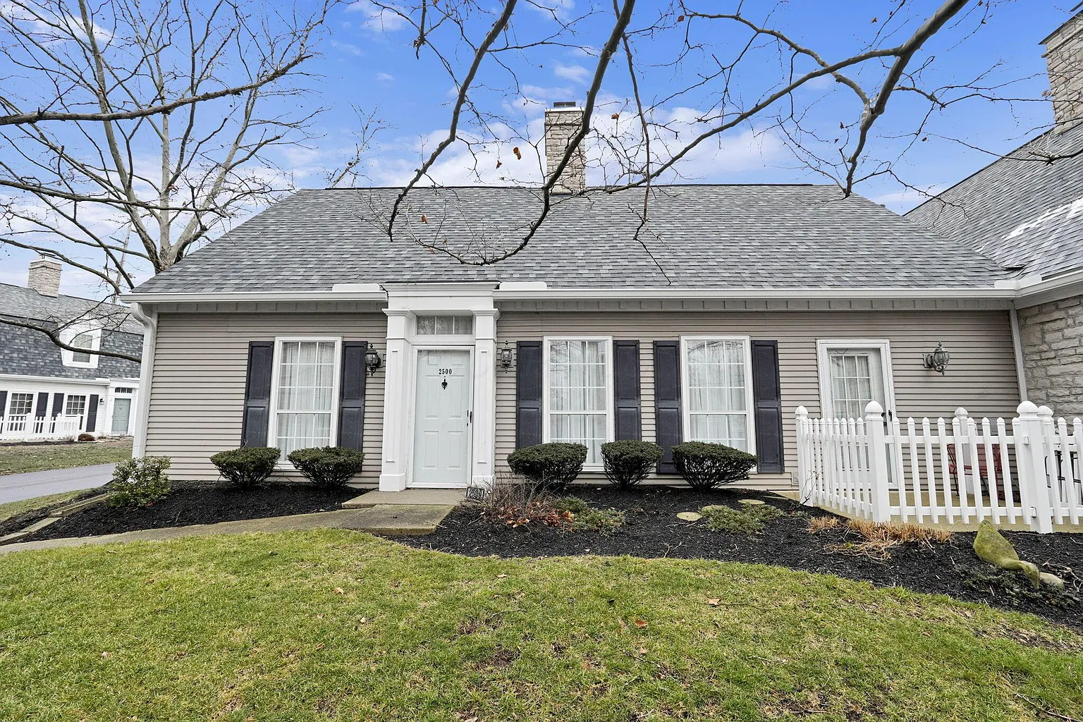 2500 Swan Dr photo 1
