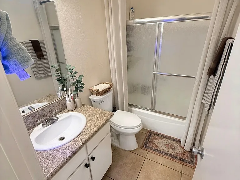 16541 Pro Cir #B — Photo 3
