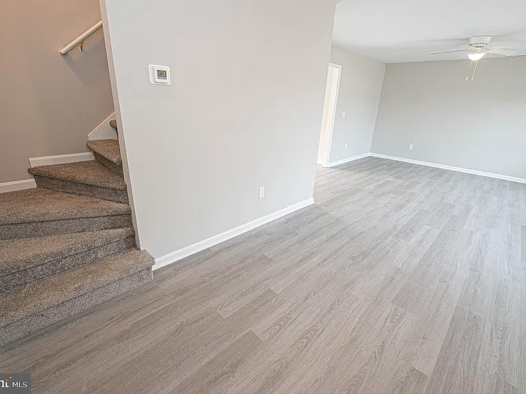 242 Morgans Ct — Photo 32