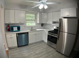 916 Walnut St FLOOR 2, Roselle, NJ 07203