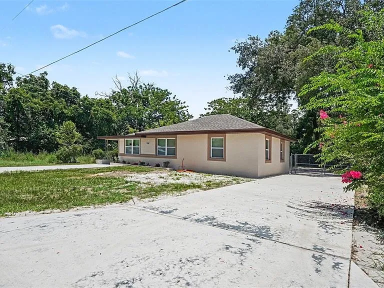 1109 NW 14th Ave — Photo 4