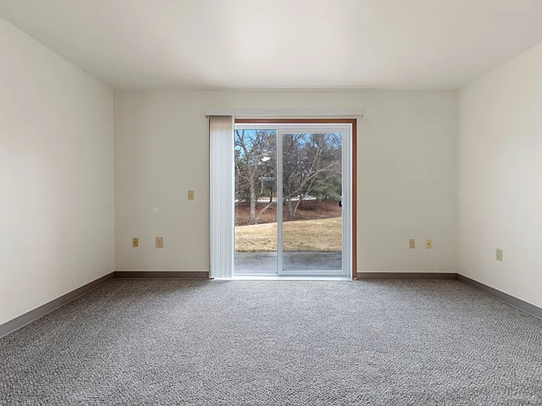 Hickory Drive and Pinecrest Apartments — Photo 27