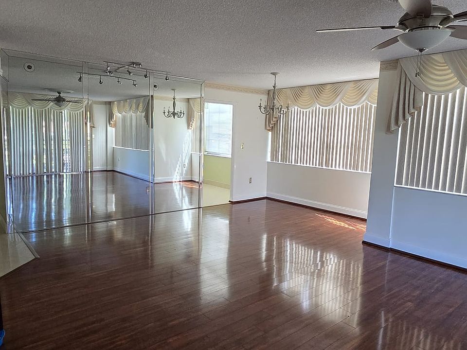 Ling room / and dining area