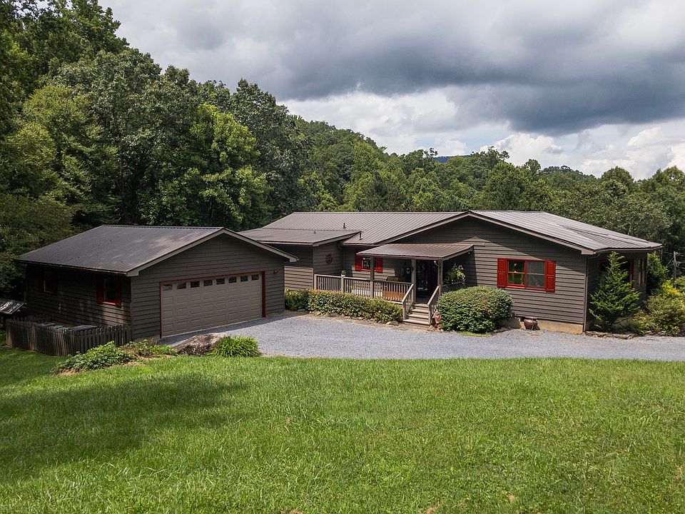 1st image of 806 Mountain Lake Dr