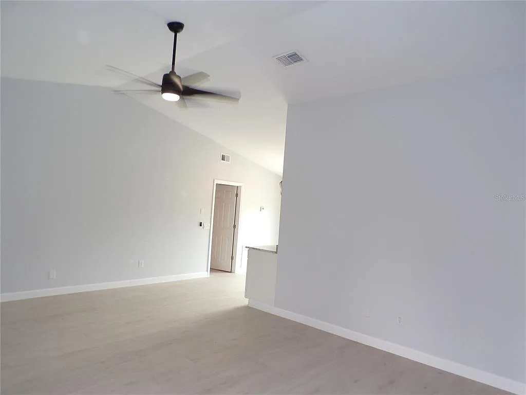2 bed, 2.0 bath, 988 sqft, $1,900 — Photo 3