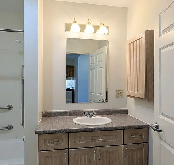 Howell House — Photo 12