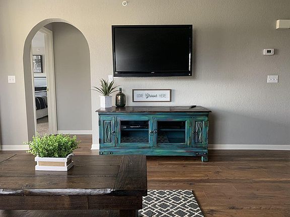 3rd image of 110 W Rockford Dr #6