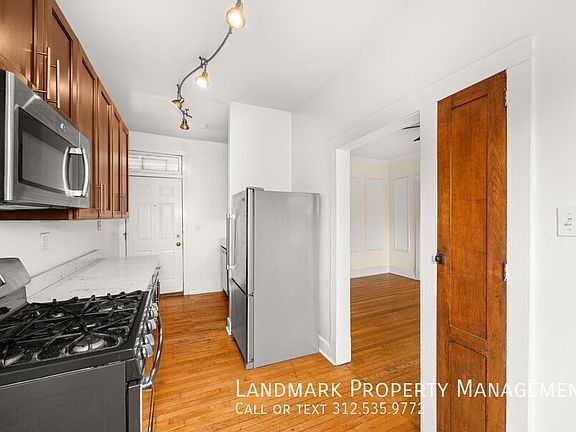 2nd image of 824 W Wrightwood Ave APT 3