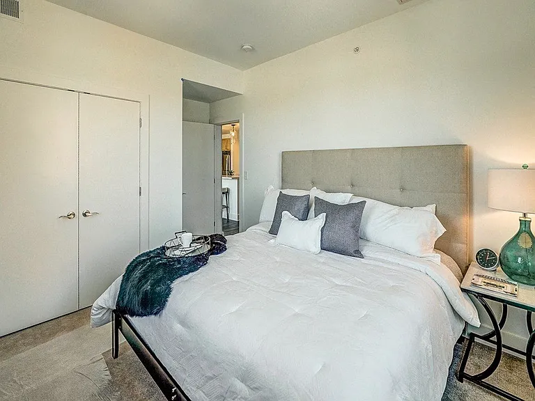 Riverside Village Apartments — Photo 73