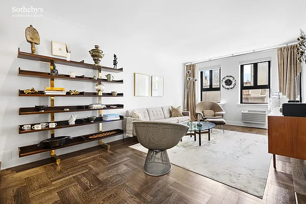 Sold by Sotheby's International Realty | media 1