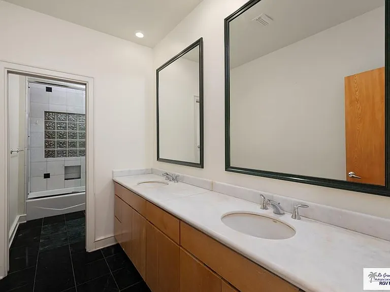 3201 Lazy Lake Dr — Photo 16