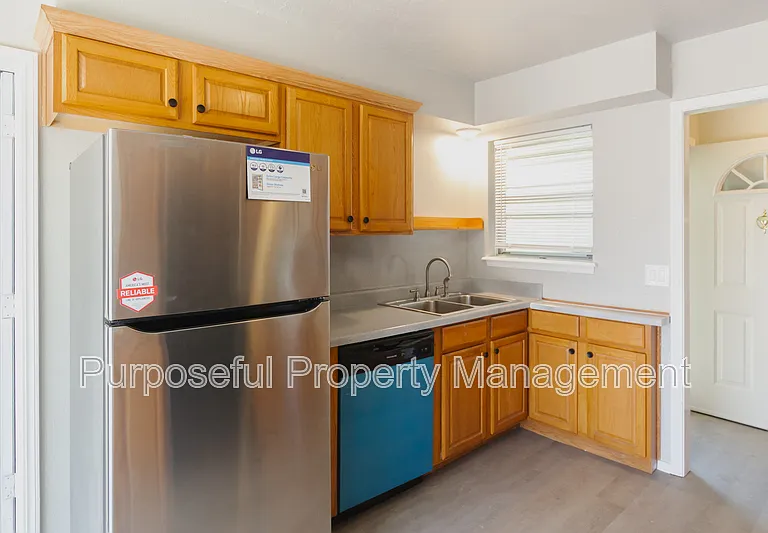 2624 N Markwell Ave — Photo 6