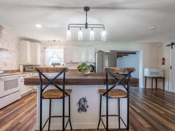 125 Duncan Dr, Russellville, AL 35654