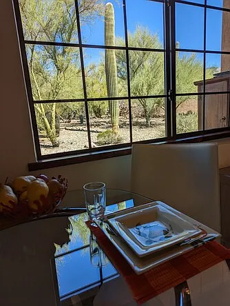 6209 N Canyon Dr — Photo 2