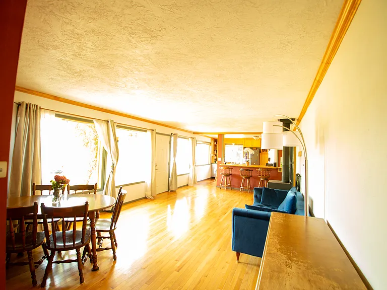 1281 E Anderson Rd — Photo 8