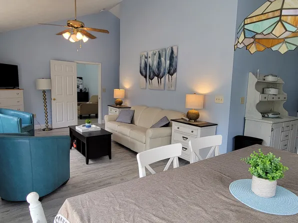 5 Birch Ln, Old Orchard Beach, ME 04064