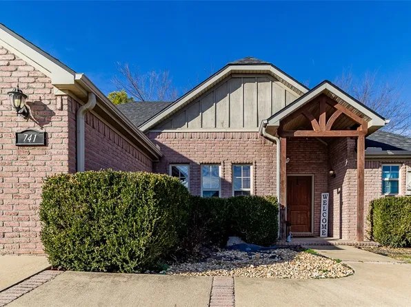 741 Venice St, Centerton, AR 72719