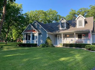 1230 Hickory Ln, Woodstock, IL 60098