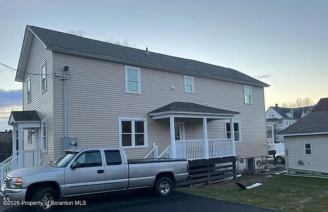 402 N Valley Ave #A — Photo 2