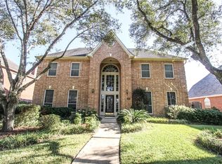 2707 Oakland Dr, Sugar Land, TX 77479