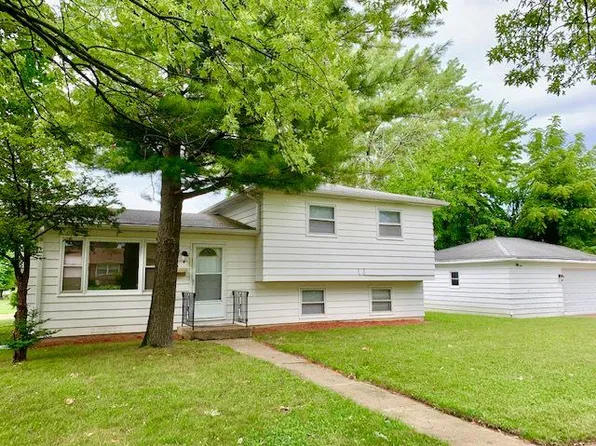 840 Buck Ave, Waukegan, IL 60087