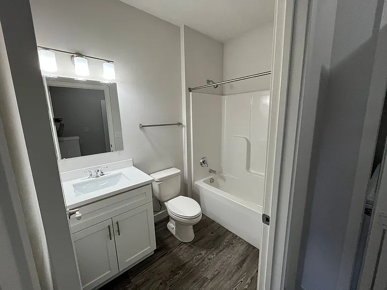 Cottage Grove Commons: Gaston — Photo 32
