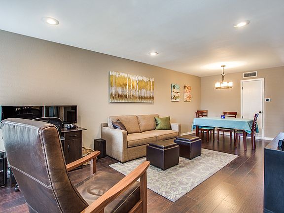 3rd image of 10723 Sandpiper Ln