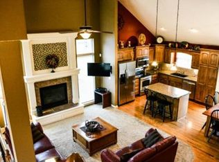 2516 SW Rustic Cir, Lees Summit, MO 64082