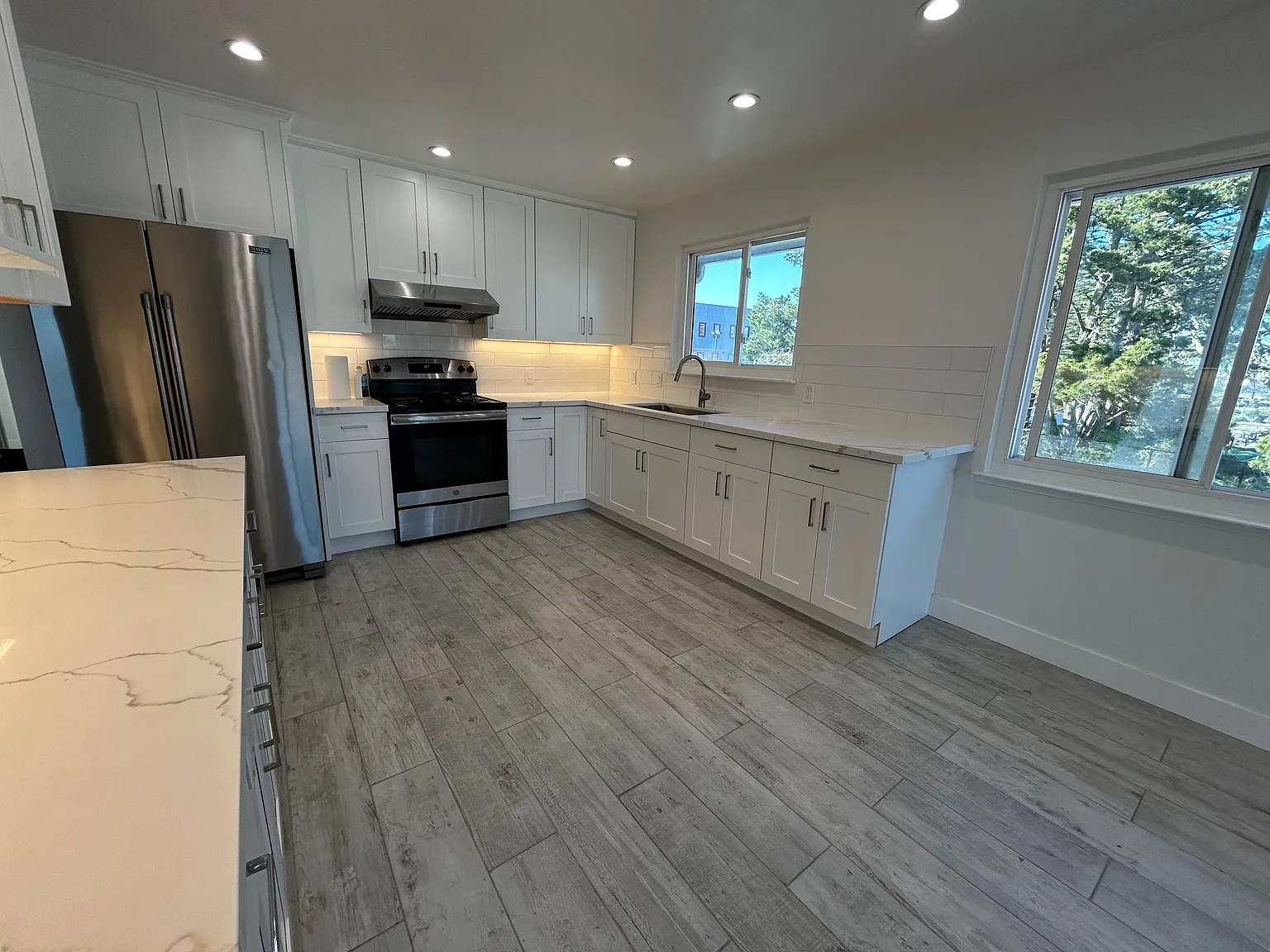 3 bed, 1430 sqft, $4,800 — Photo 2