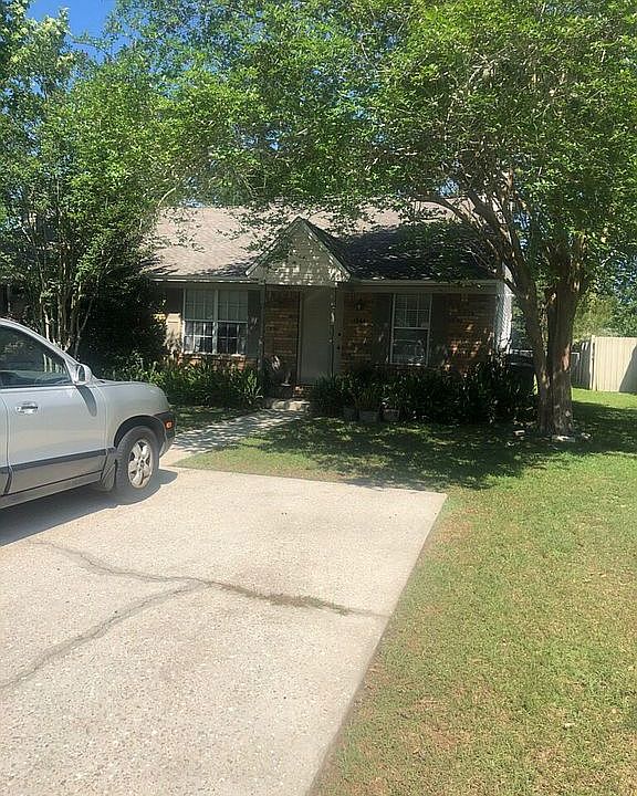 2nd image of 1864 Gina Dr