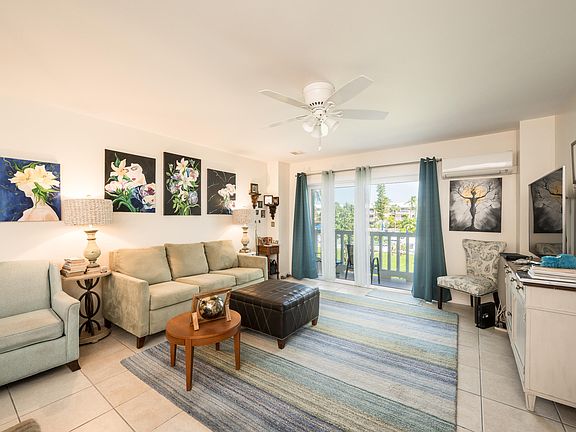 4th image of 2601 S Roosevelt Blvd APT 202C