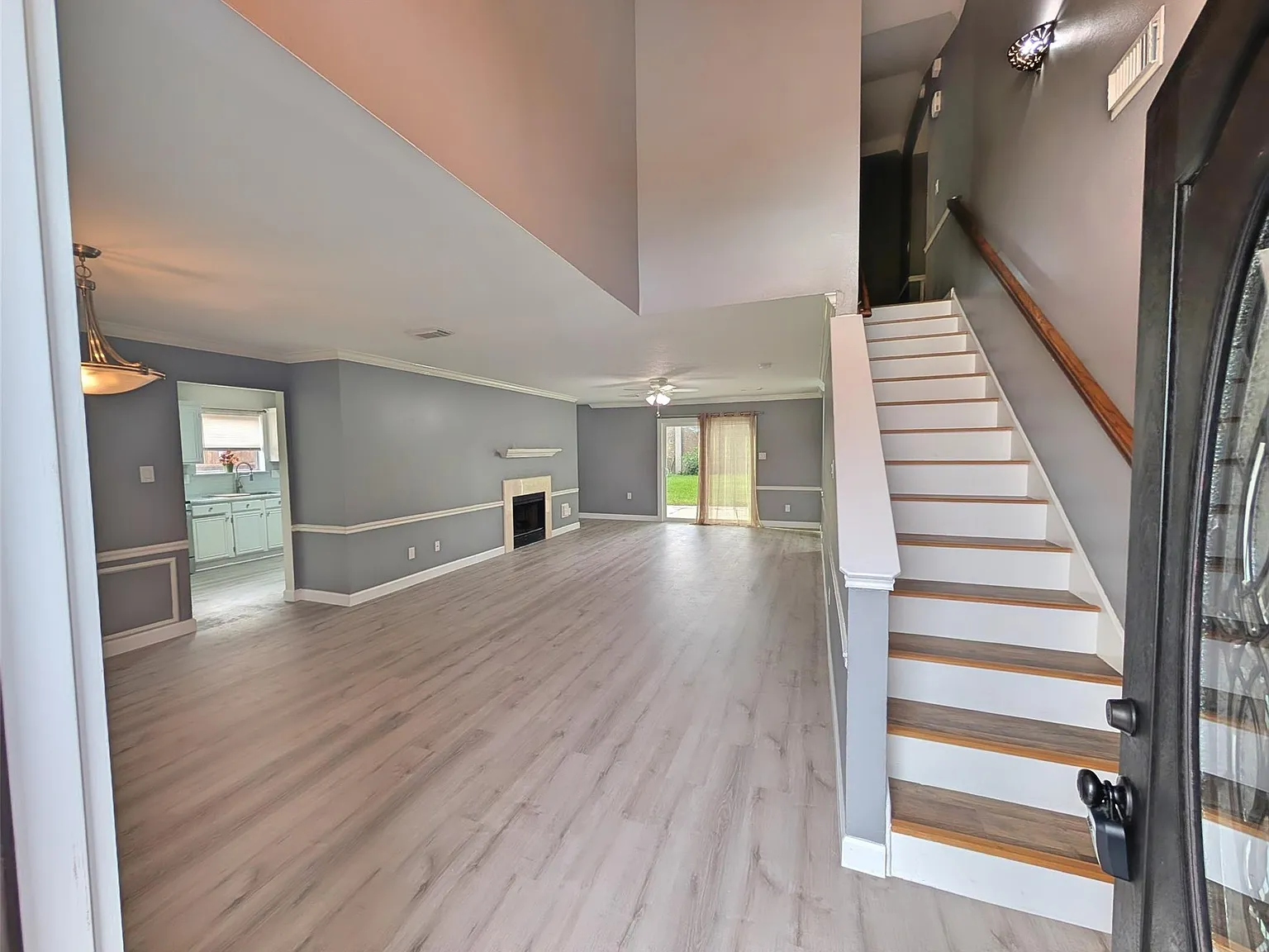 5 bed, 2.5 bath, 2464 sqft, $2,850 — Photo 4