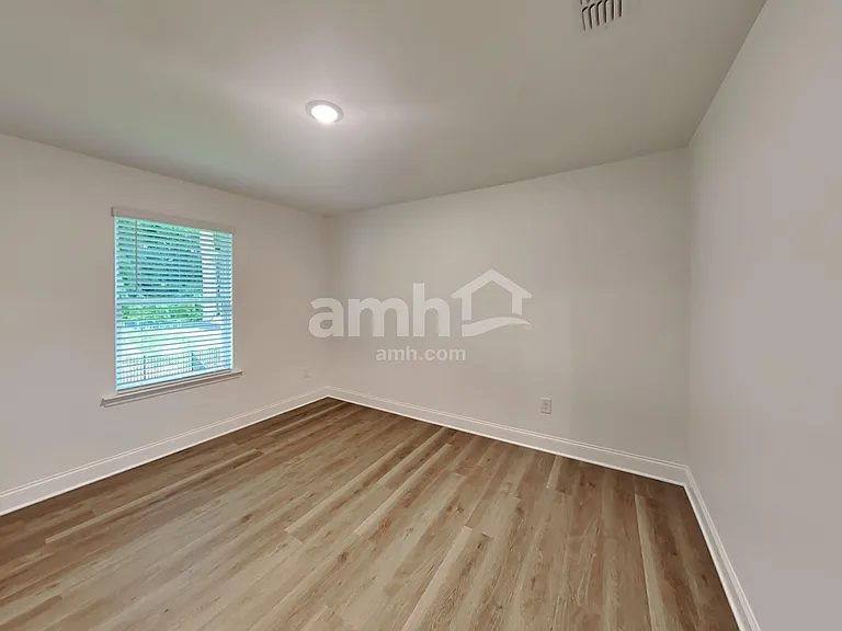 1615 Soapstone Rd — Photo 17