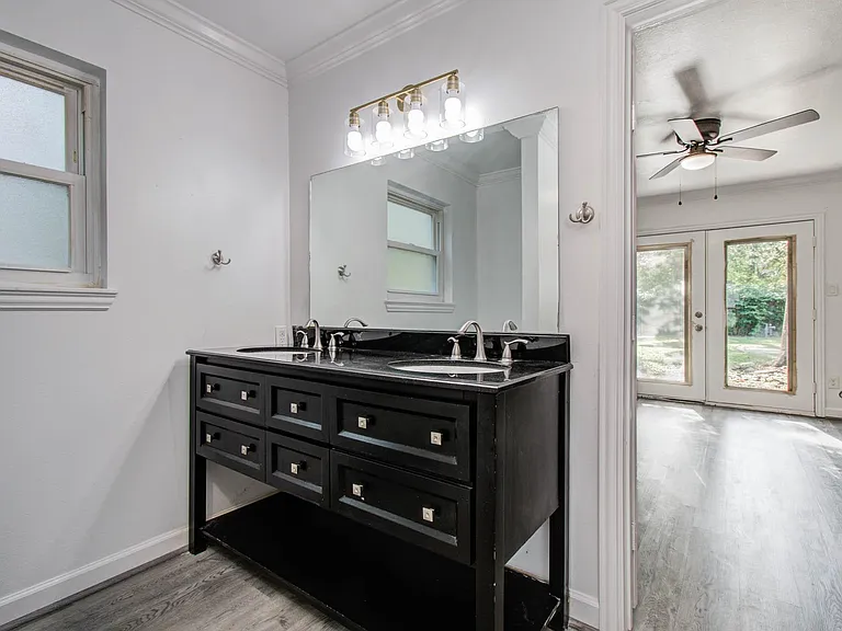 674 Ravensworth Dr — Photo 21