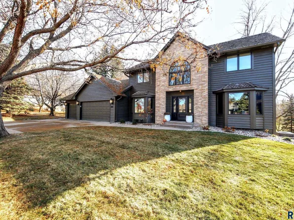 801 W Bayberry Cir, Sioux Falls, SD 57108