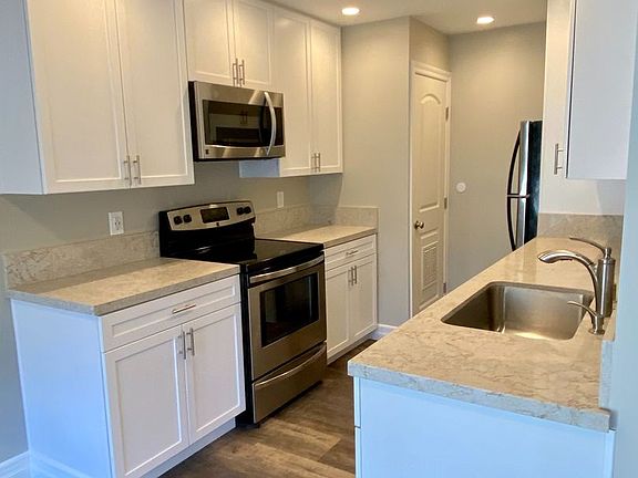 3rd image of 1299 Landsburn Cir