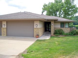 102 Aspen Glen Dr, Spring Green, WI 53588