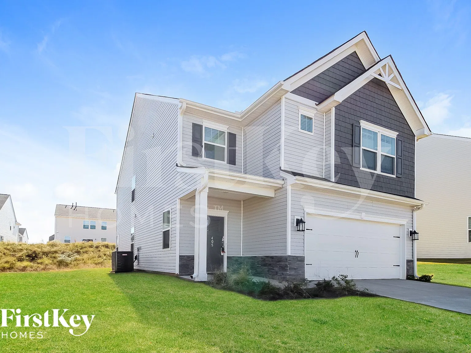 3 bed, 2.5 bath, 2250 sqft, $2,290 — Photo 2