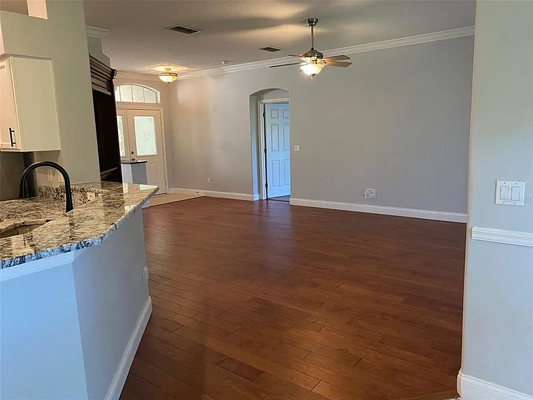 460 Pickfair Ter — Photo 6