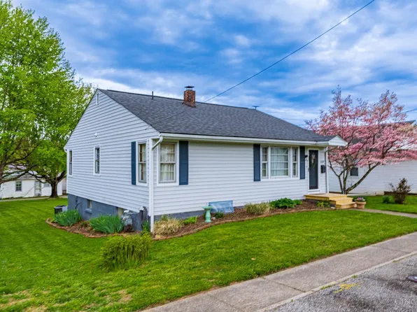 608 E 8th St, Manchester, OH 45144