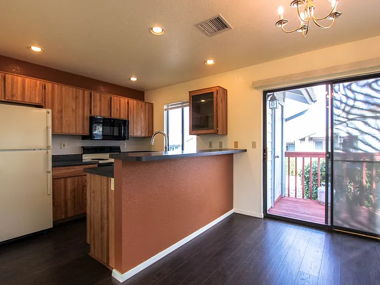 3070 Cascades Ct #14H — Photo 3
