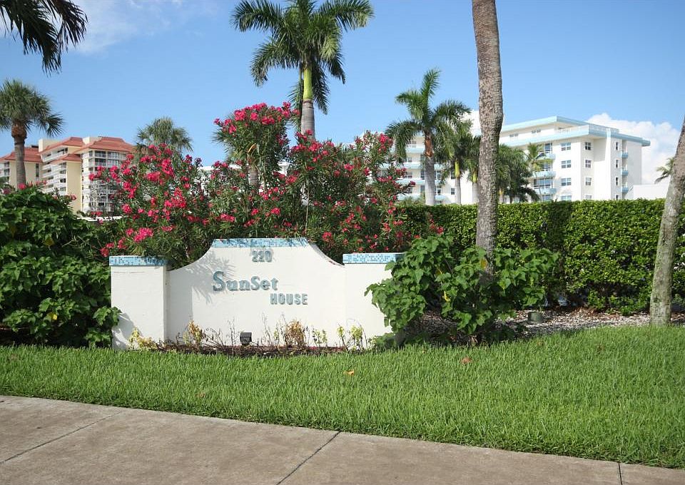 1st image of 220 Seaview Ct APT 404