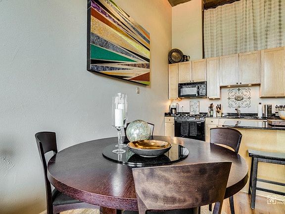2nd image of 758 N Larrabee St APT 208